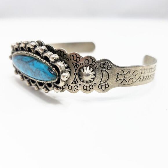 Vintage Southwestern Style Bracelet, Faux Turquoise Etched Cuff, 1970s, 6 Inches - Picture 4 of 10